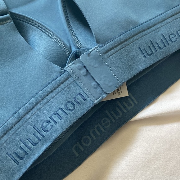 Lululemon Sports Beach (32B) - Picture 4 of 5